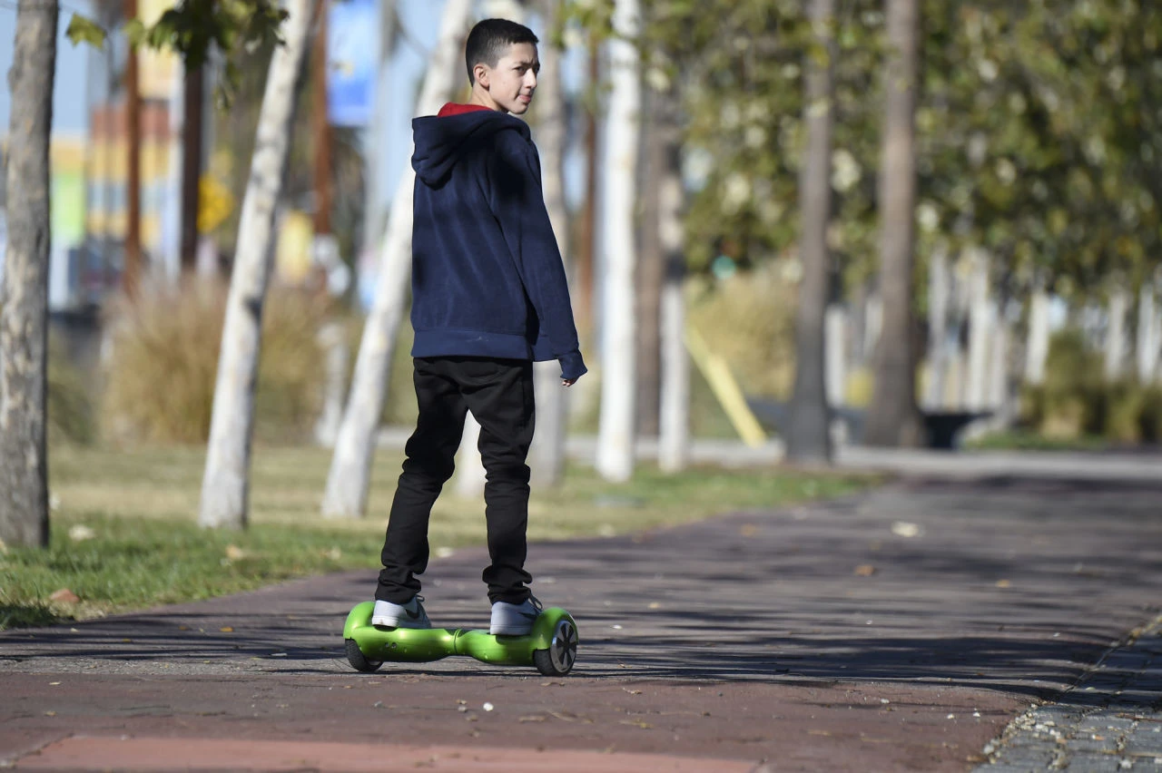 best-hoverboards-for-teenagers-how-to-choose