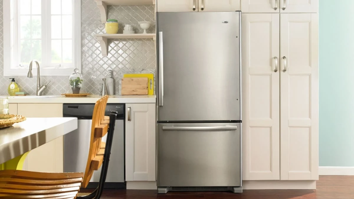 best-refrigerators-Amana-ABB2224BRM