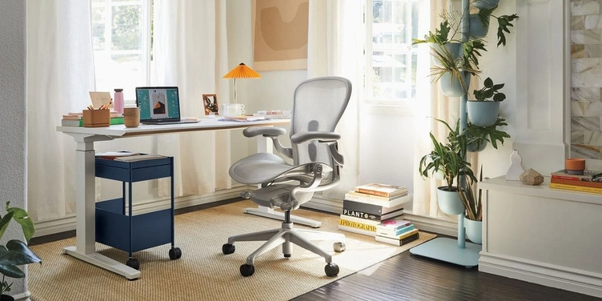 best-smart-furniture-Aeron-Smart-Office