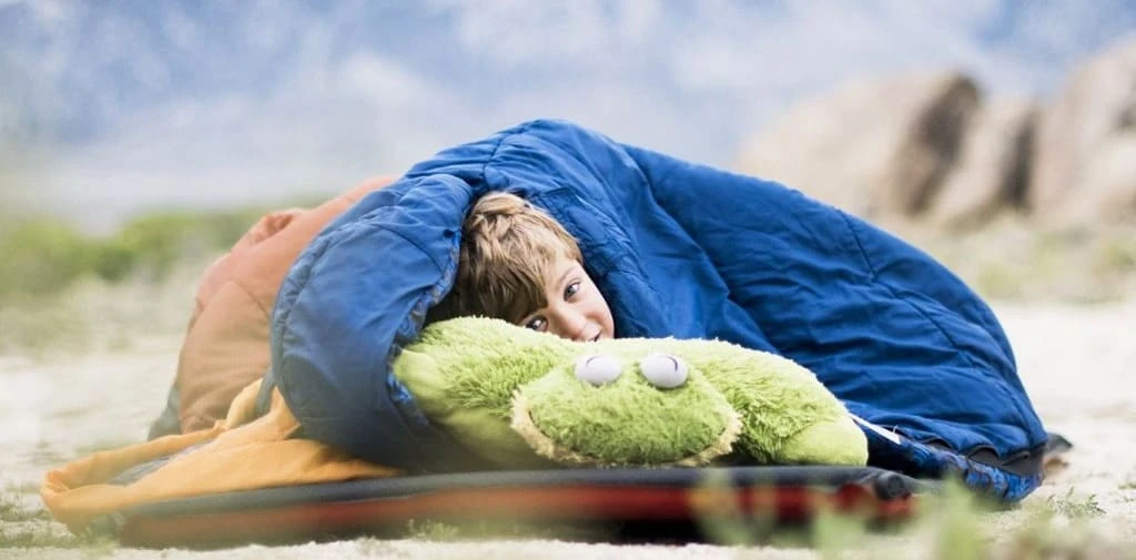 BEST-KIDS-SLEEPING-BAGS-FOR-CAMPING