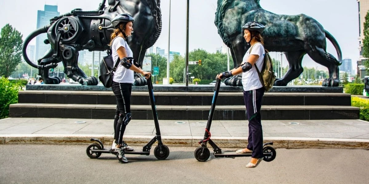 electric-scooter-vs-electric-unicycle-Buyers-Guide