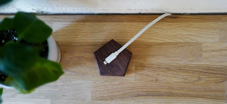 Base-Magnetized-Wood-Cable-Tidy